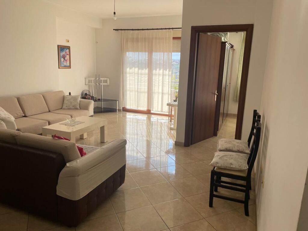 Apartament me qera terminali pallatet e verdha