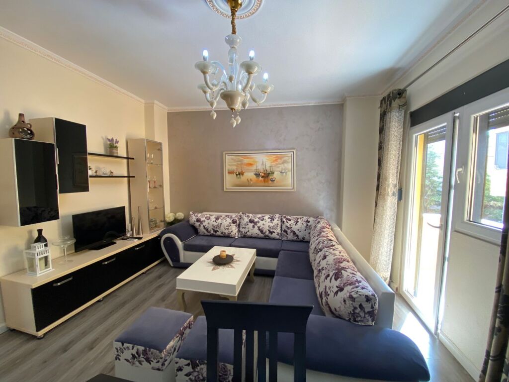 QIRA APARTAMENT 1+1 PLAZH DURRES 350 EURO