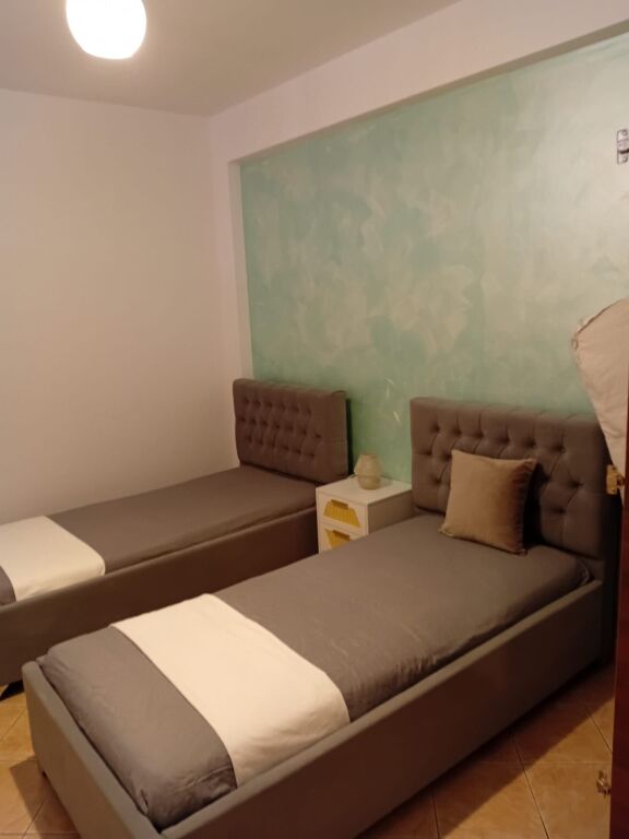 Apartament me qera