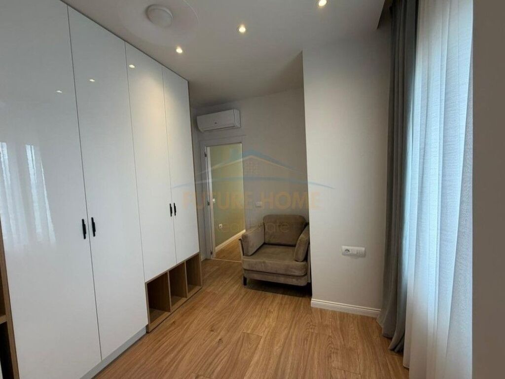 Affitto, Appartamento 2+1+Posto Auto, Via Barrikadave, Tirana.