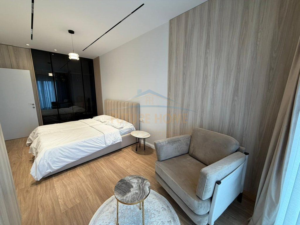 Affitto, Appartamento 1+1+Posto Auto, Via Barrikadave, Tirana.