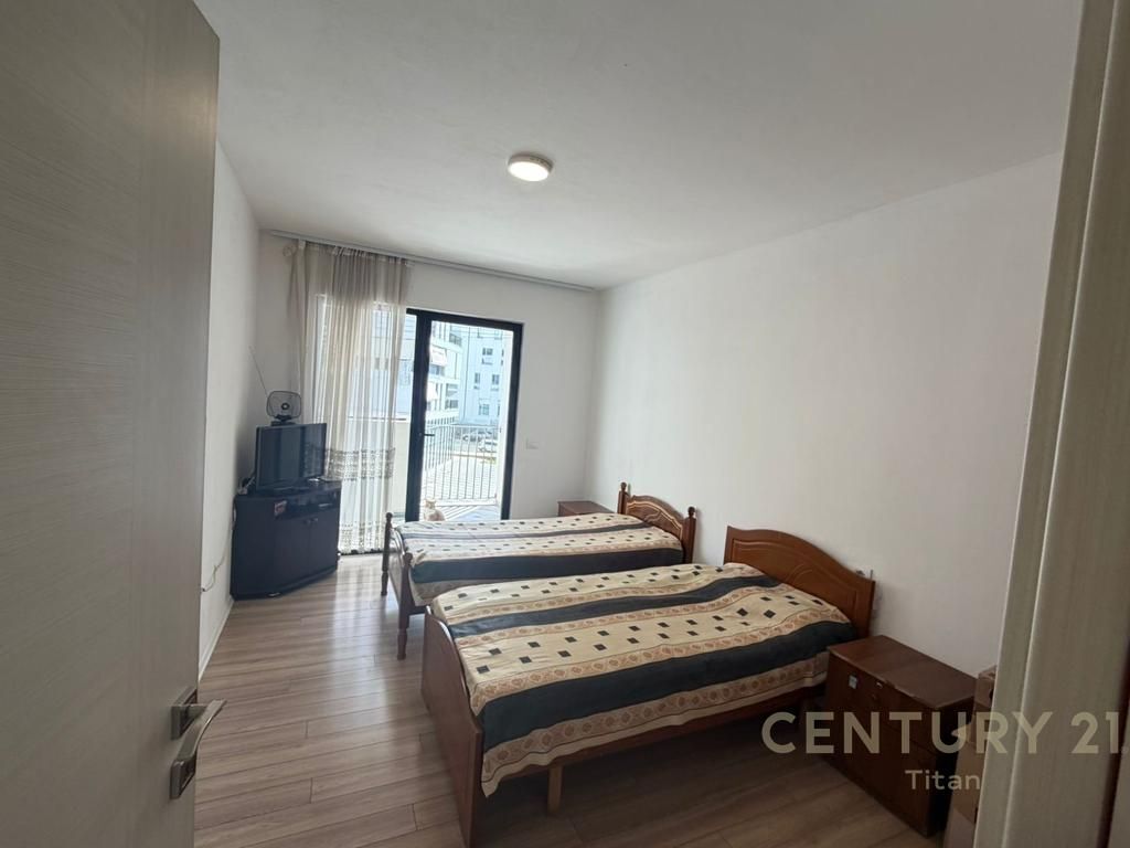 Apartament 2+1 për shitje në zonën e 5 Maji.