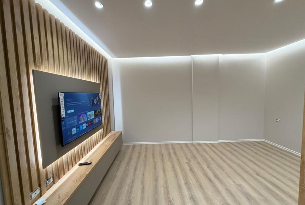 Tek Diplomati Ne Vlore, Shitet Garsoniere I Sapo Investuar!