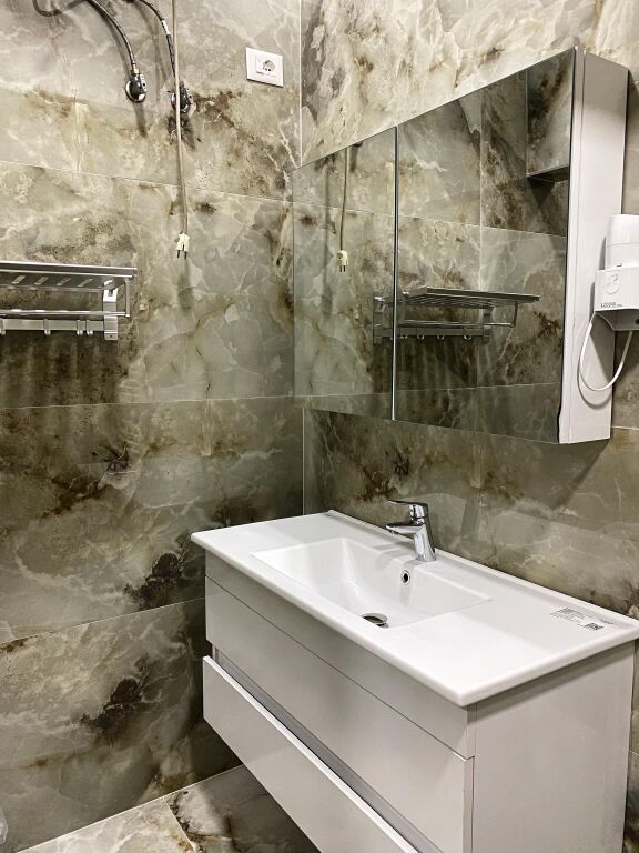 Jepet me qira 2+1+🅿️ParkimKopshti Zoologjik (drita,uje ,Internet te perfshire)🏷️85.000Leke