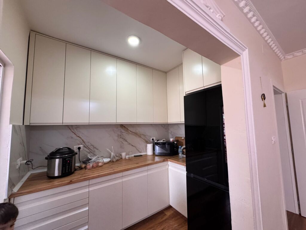 Apartament 1+1 për shitje!Prane shkollës "Bajram Curri"