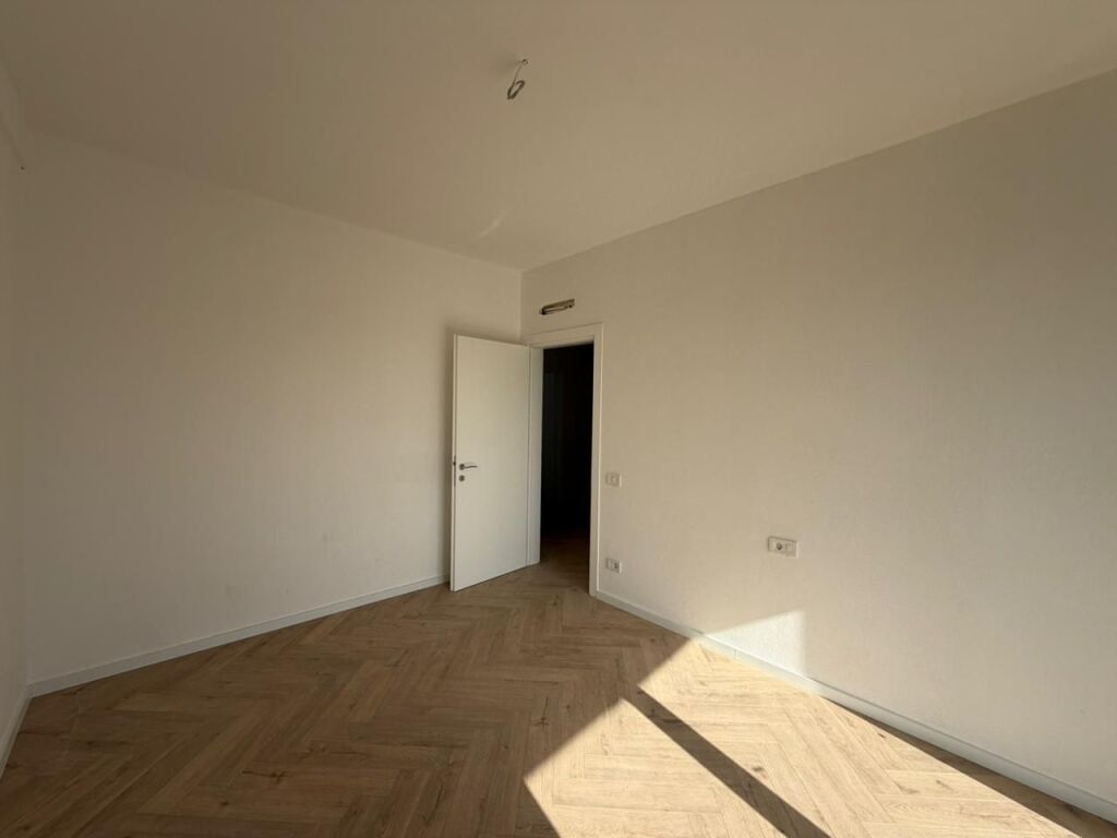 Apartament 3+1 per qira tek Golden Tower 3 tek Rruga Mine Peza.