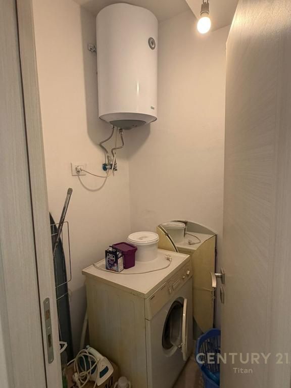 Apartament 2+1 për shitje në zonën e 5 Maji.