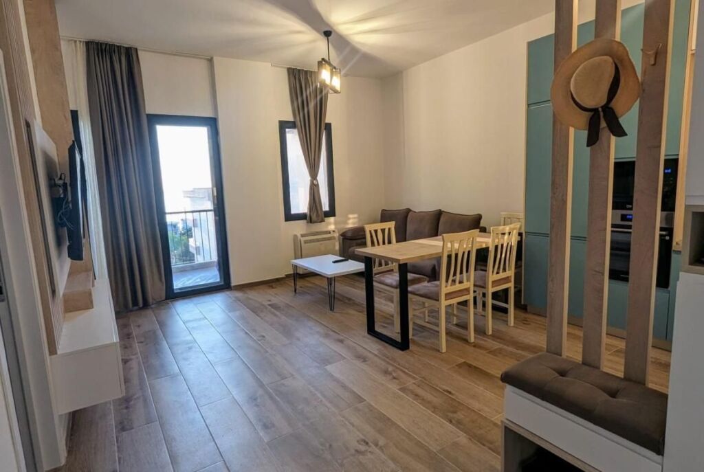 Vicino a Uji i Ftohtë a Vlora, Vendesi Appartamento 1+1 in Nuova Costruzione!