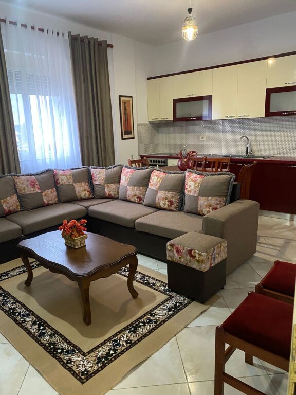 Apartament 2+1 rruga e Kosovarve( Liqeni)