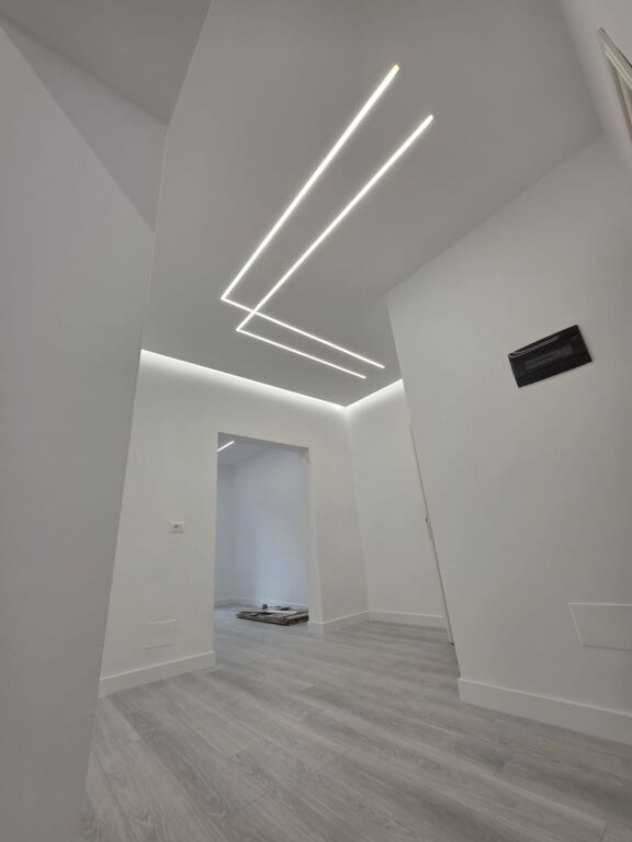 Apartment suitable for office at St Trenit!