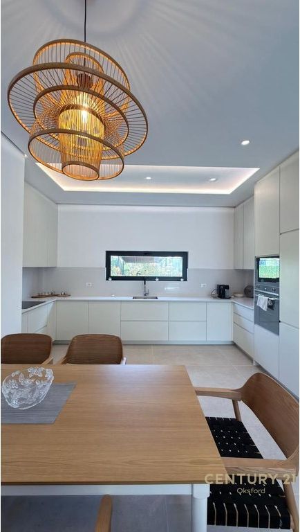 Shesim vilë individuale me pishinë,në rezidencën "San Pietro"! 1,150,000 €