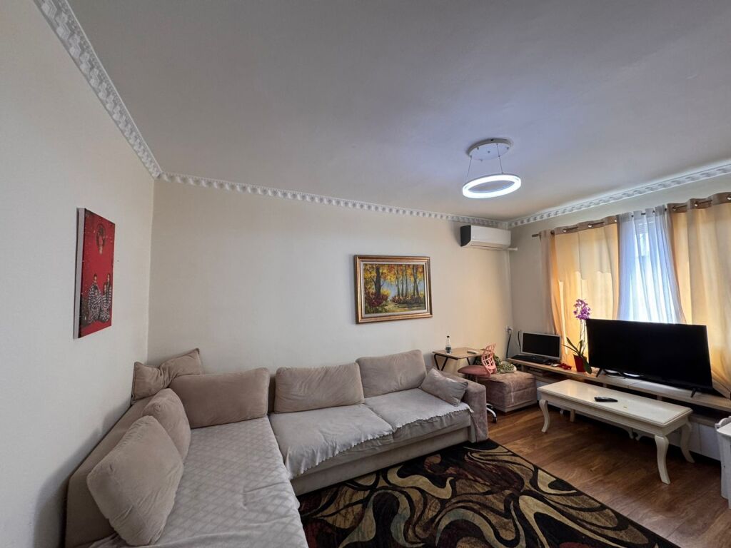 Apartament 1+1 për shitje!Prane shkollës "Bajram Curri"
