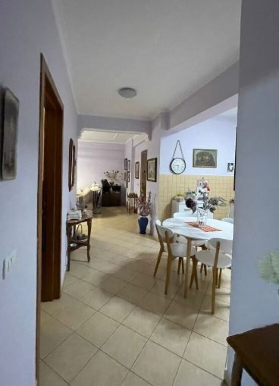 📌Jepet me qira apartament 2+1+2 pranë Garden Building