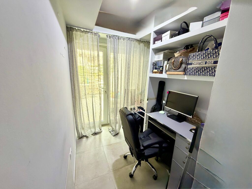 Shitet Apartament 1+1 📍 Rezidenca Kodra 2 (tek Flutura)