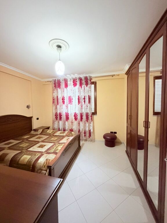 JEPET ME QERA APARTAMENT 2+1 ISH URT, DURRES