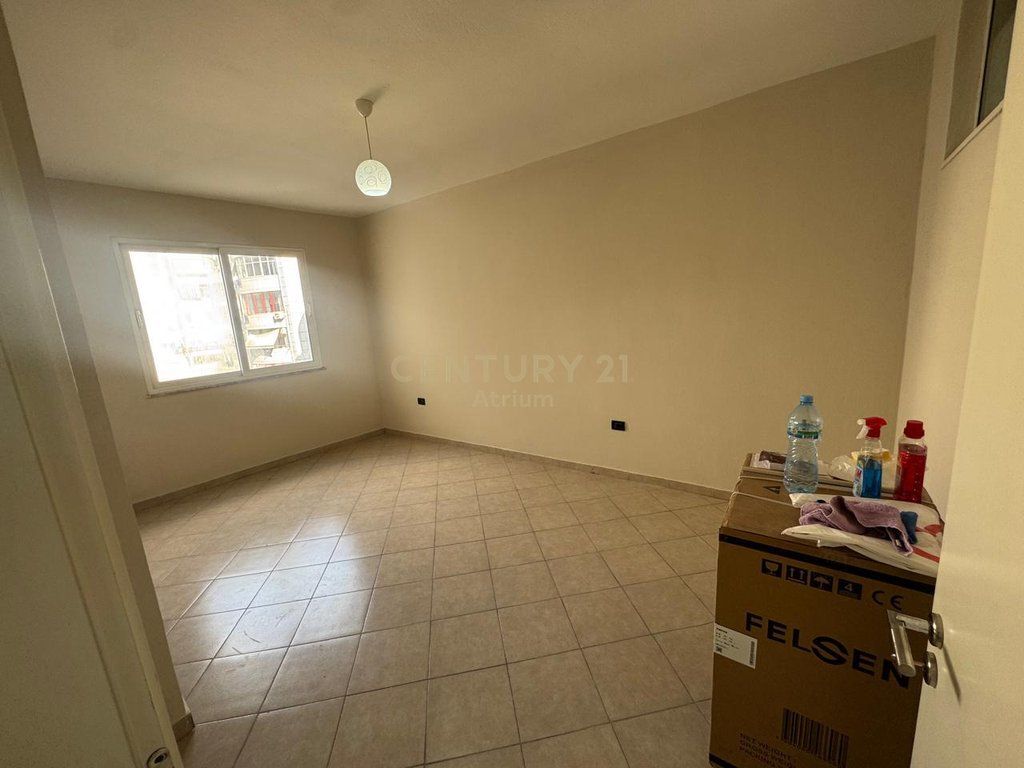 Apartament 2+1 Me Qira në Kthesa e Kamzës! 400 € /Muaj