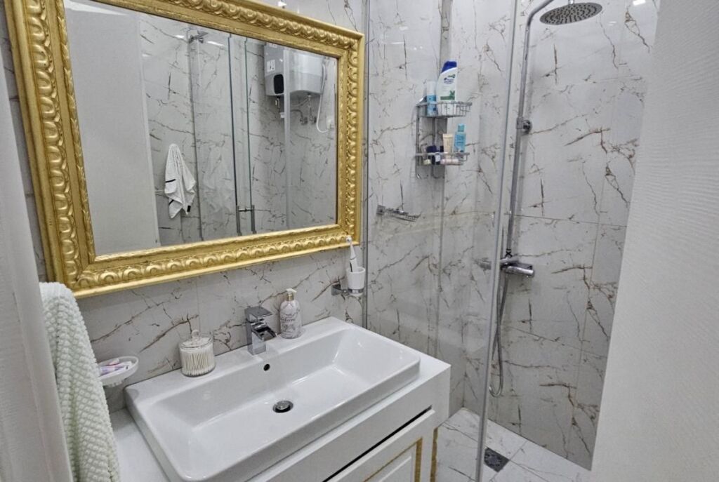 At the Dry Lake Luxurious Apartment for Sale with Lake View