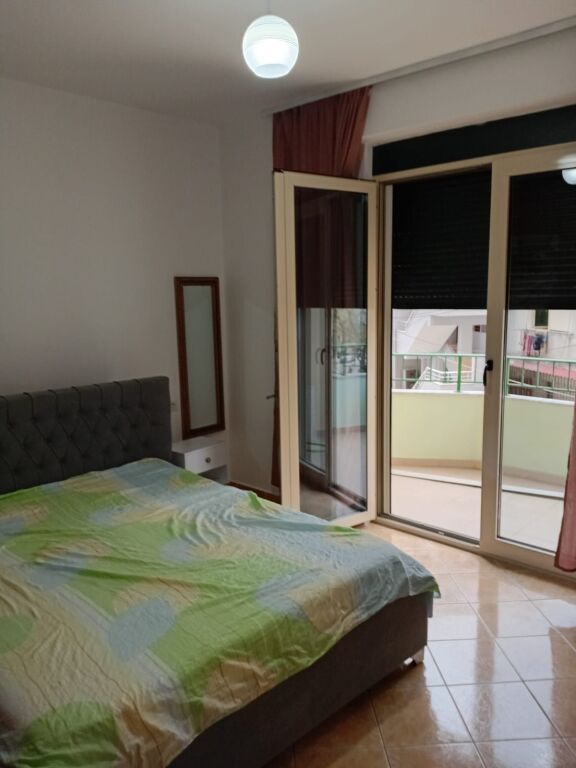 Apartament me qera