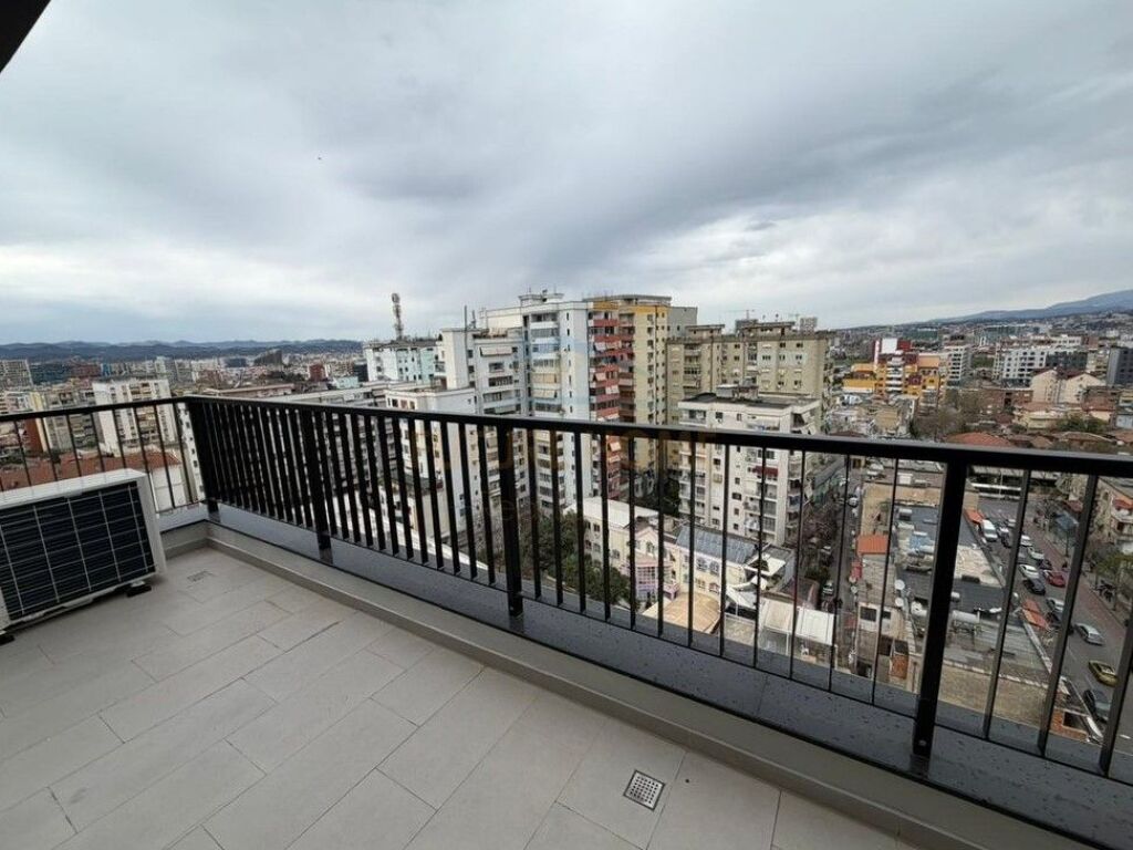 Affitto, Appartamento 1+1+Posto Auto, Via Barrikadave, Tirana.