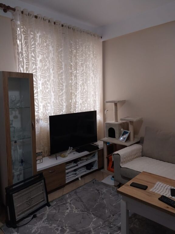 Jepet garsonjere me qera