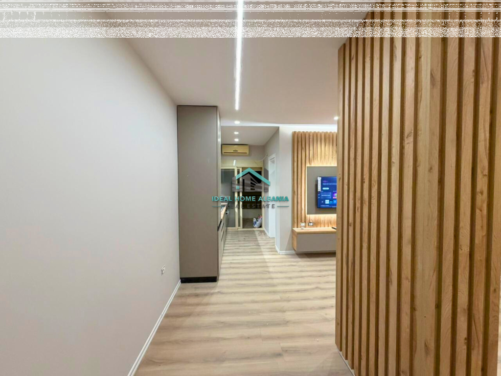 SHITET STUDIO – UJI I FTOHTË, VLORË