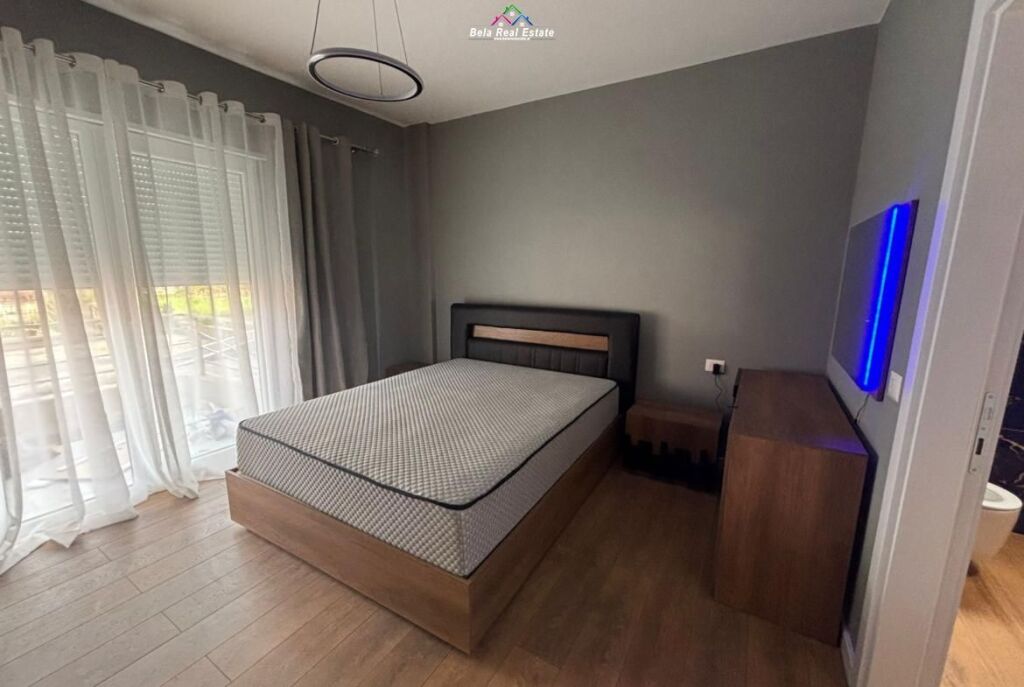 Apartament Me Qera 2+1 Tek Kopshti Botanik ( ID B2201806) Tirane