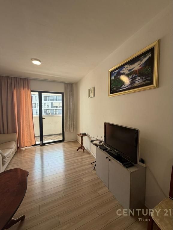 Apartament 2+1 për shitje në zonën e 5 Maji.