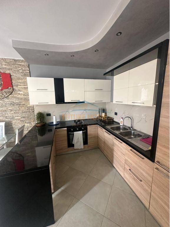 Qera, Apartament 2+1, Unaza e Re, Tirane.
