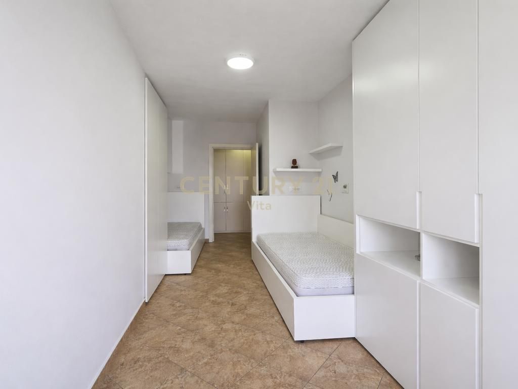 2+1 Apartment for Rent near the Fruit and Vegetable Market, Durres !!