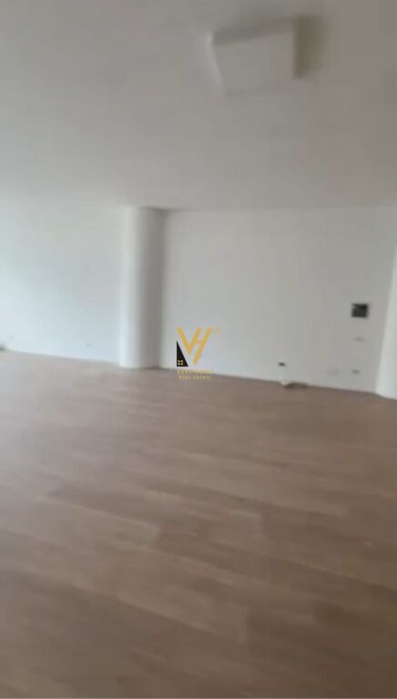 JEPET ZYRE 127 M2 ME QERA TE MINE PEZA 1.900 EURO