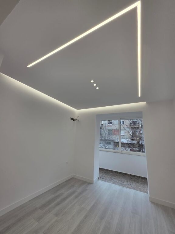 Premises for rent near the train station !