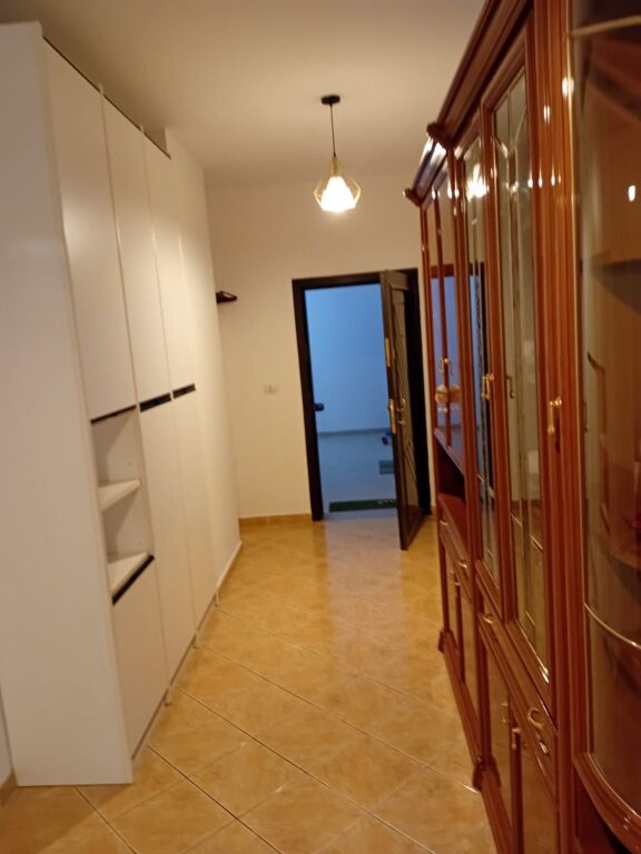 Apartament me qera