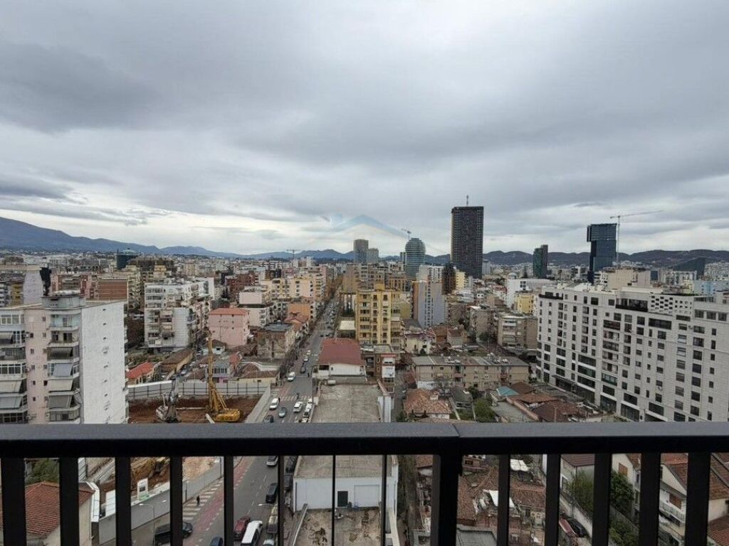 Affitto, Appartamento 2+1+Posto Auto, Via Barrikadave, Tirana.