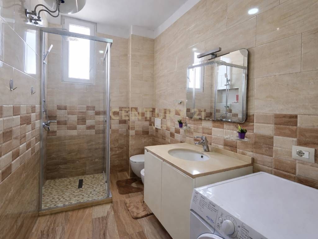 2+1 Apartment for Rent near the Fruit and Vegetable Market, Durres !!