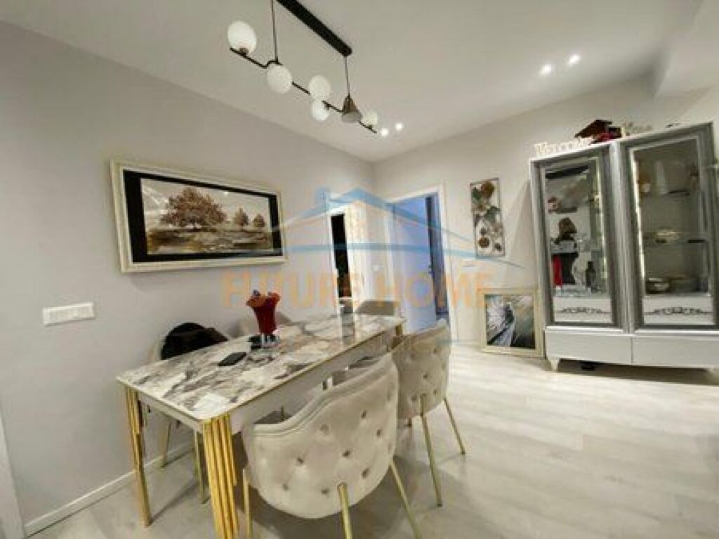 Shitet, Apartament 2+1+2, Stadiumi Dinamo