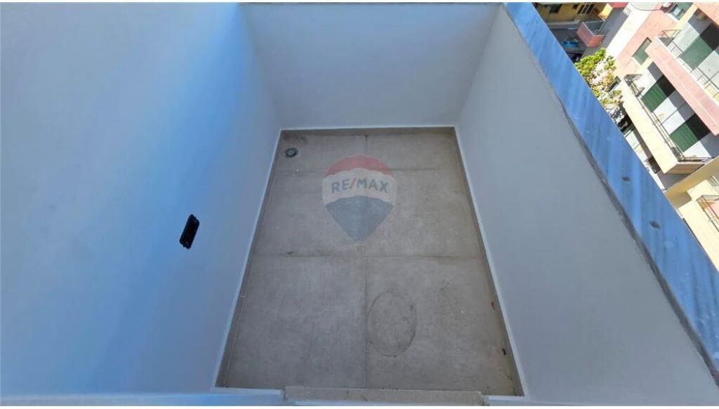 🏡 Penthouse / Papafingo për Shitje – Lungomare, Vlorë