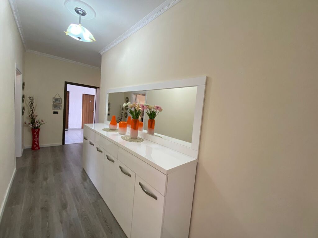 QIRA APARTAMENT 1+1 PLAZH DURRES 350 EURO
