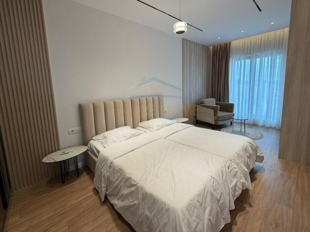 Affitto, Appartamento 1+1+Posto Auto, Via Barrikadave, Tirana.