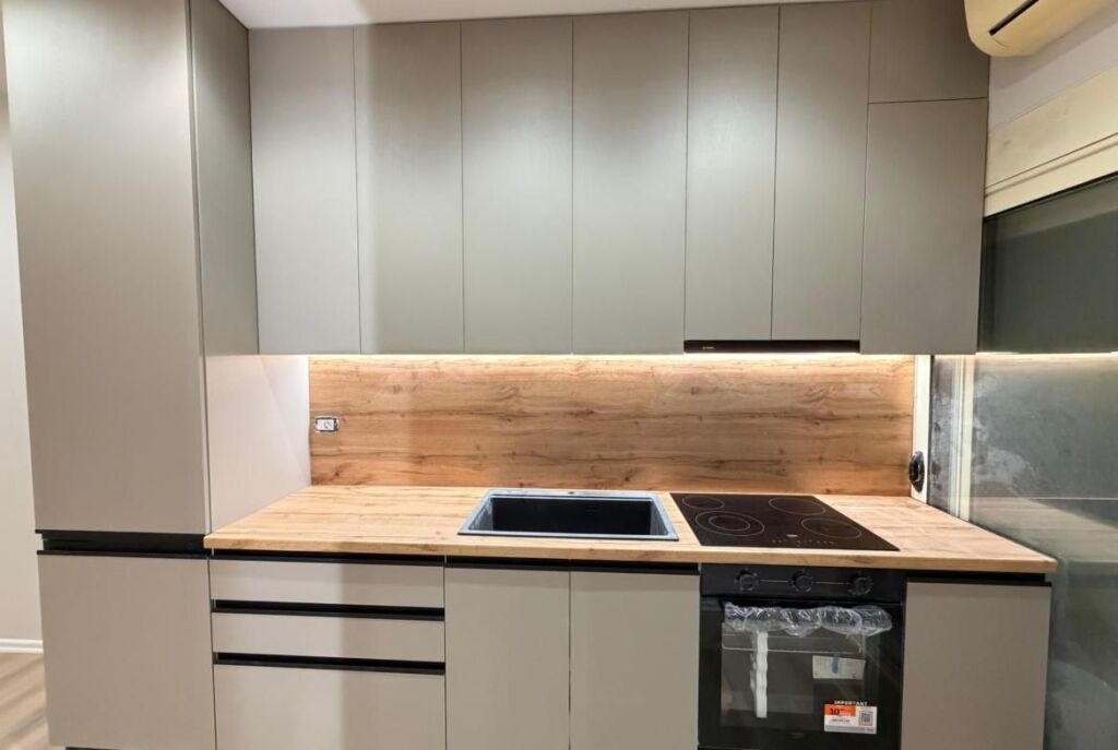 Tek Diplomati Ne Vlore, Shitet Garsoniere I Sapo Investuar!