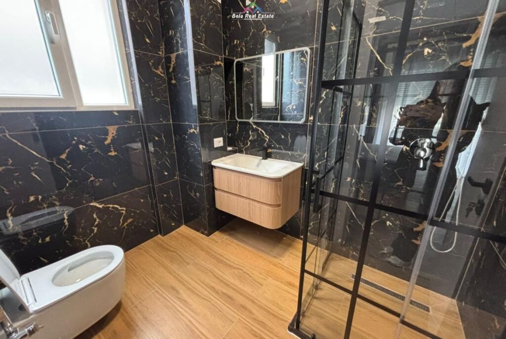 Apartament Me Qera 2+1 Tek Kopshti Botanik ( ID B2201806) Tirane