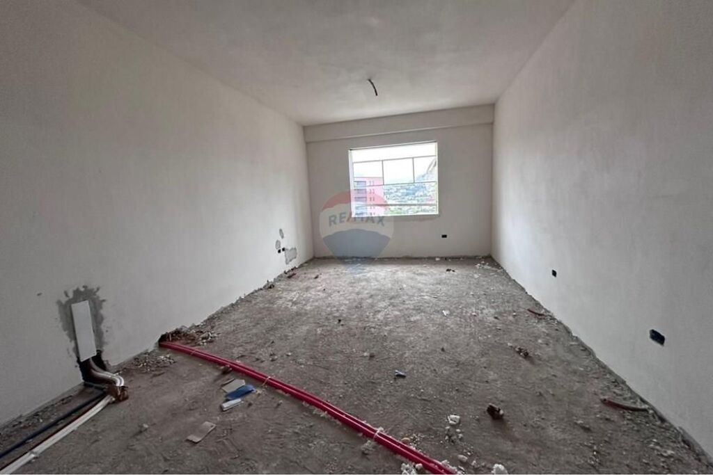 Apartment 3+1+2 for sale in Paskuqan!