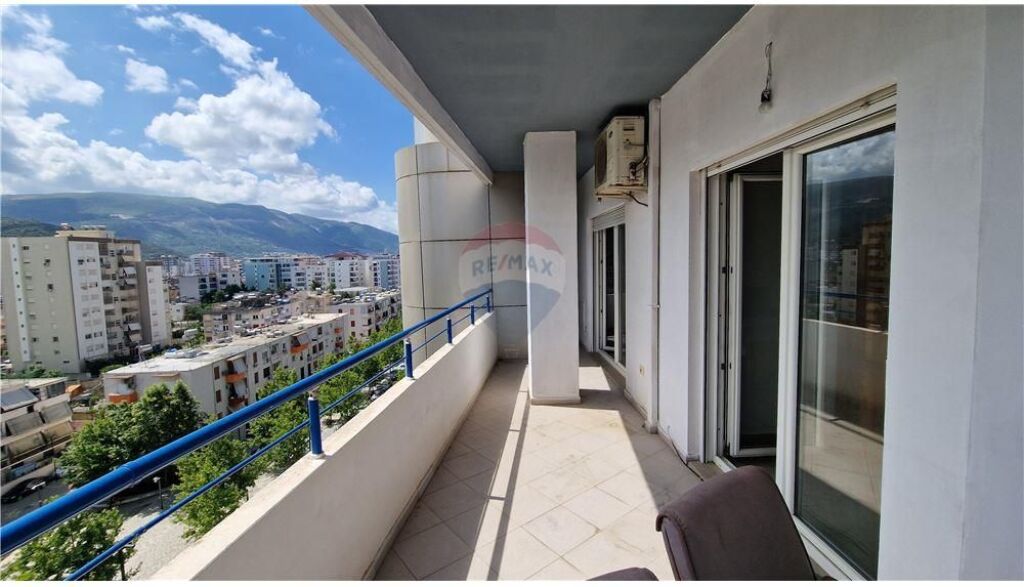 🏢 Apartament 2+1+2 për Shitje – Bulevardi Ismail Qemali, Vlorë 🌟