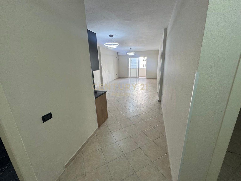 Apartament 2+1 Me Qira në Kthesa e Kamzës! 400 € /Muaj