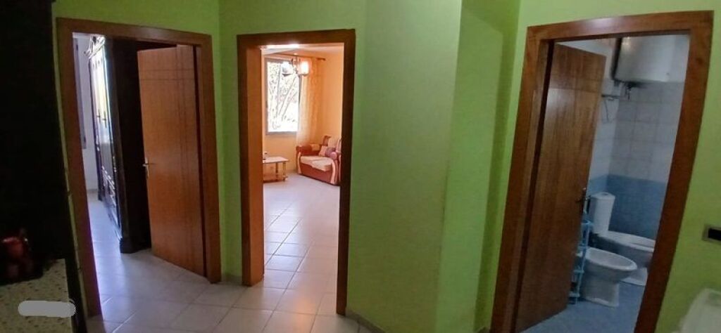 Lezhë qendër shitet apartament 2+1
