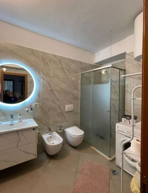 📌Jepet me qira apartament 2+1+2 pranë Garden Building