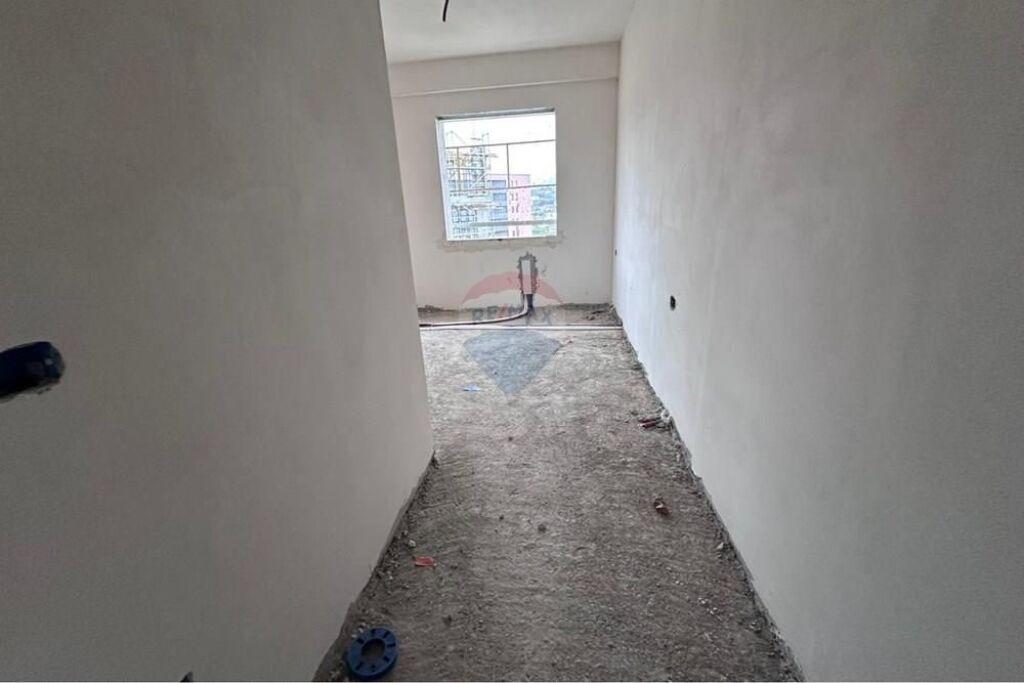 Shitet Apartament 3+1+2 në Paskuqan!