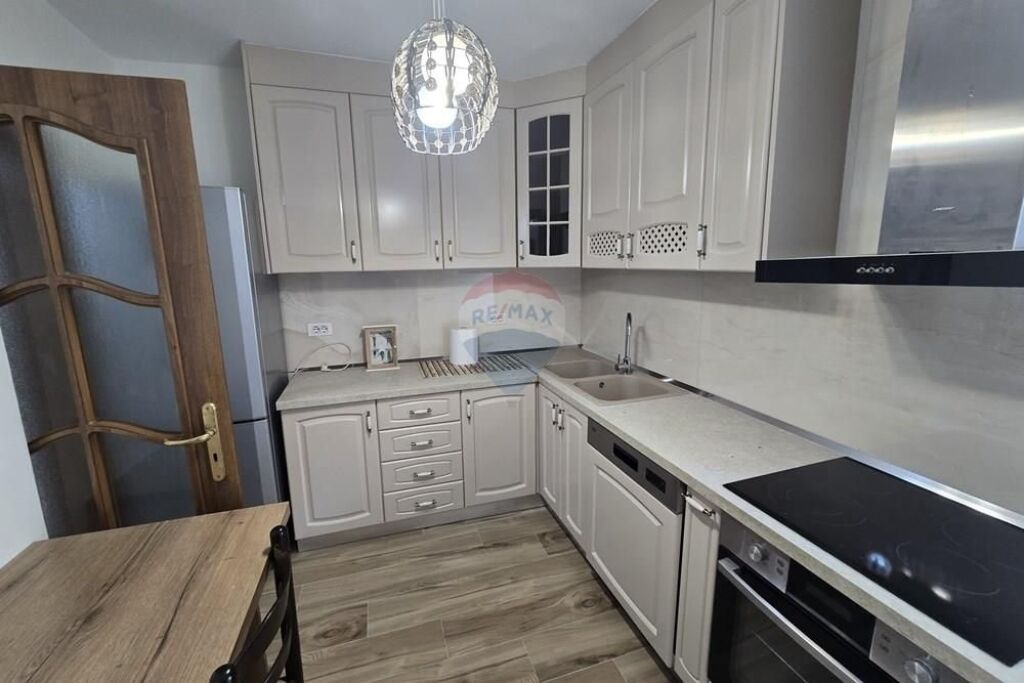 Appartamento 4+1+2 in affitto in Via Mine Peza