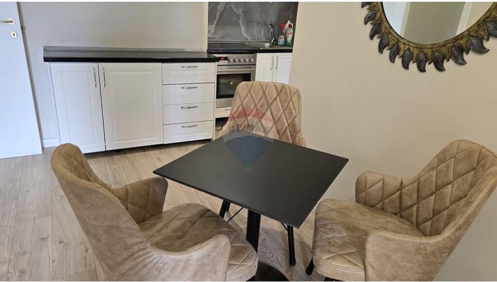 Appartamento 2 +1+2 in Piazza Skenderbej