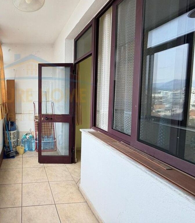 Shitet, Apartament 2+1, Pazari i Ri, Tiranë