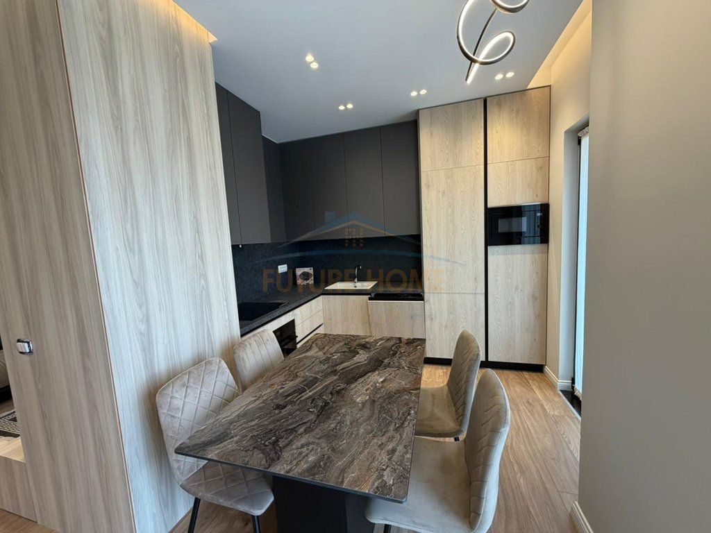 Affitto, Appartamento 1+1+Posto Auto, Via Barrikadave, Tirana.